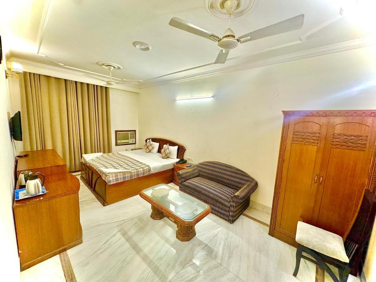 Hotel Pablas International, New Delhi, Near Metro Delhi (National Capital Territory of India) Exterior foto
